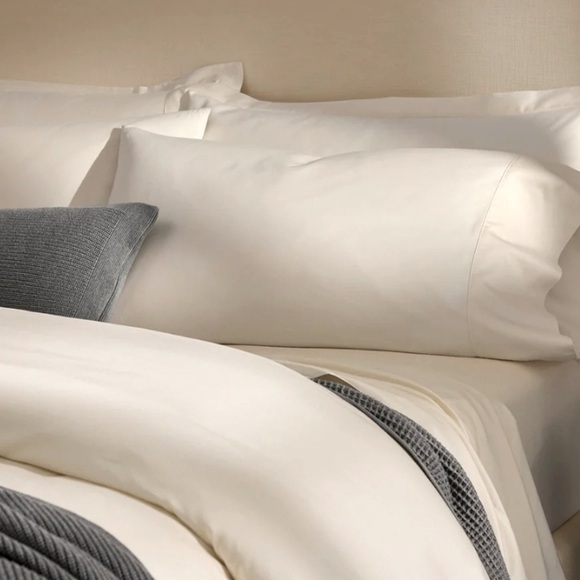 Boll & Branch Other - Boll & Branch Organic Long Staple Cotton Signature Hem 2 Pillowcases King cream
